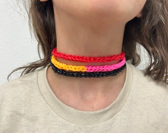 Rubberband choker necklace