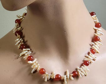 Carnelian Agate and White Biwa Freshwater Pearl Hook Clasp Necklace Vtg 1990s
