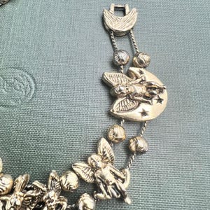 Vintage Yechang Cherub Angel Moon Heart Gold Tone Double Strand Charm Bracelet Bild 3