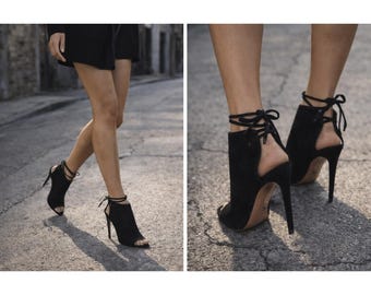 Sandalias de ante Aquazzura para mujer, talla 7, color negro, con cordones, puntera abierta y tacón de aguja, talla IT 37.