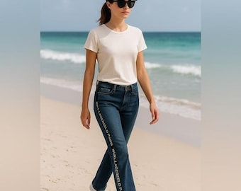 Pantalones vaqueros rectos con raya lateral y logo de Karl Lagerfeld Paris – Talla 10