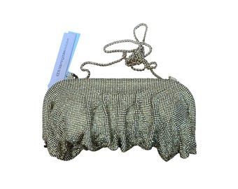 Bolso de mano pequeño dorado con pedrería AQUA para mujer, nuevo, exclusivo de Bloomingdale's.