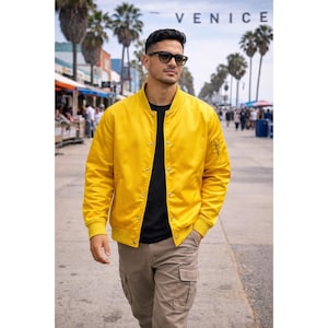 Acne Studios - Blouson aviateur en satin jaune avec bouton-pression pour homme, taille M image 1