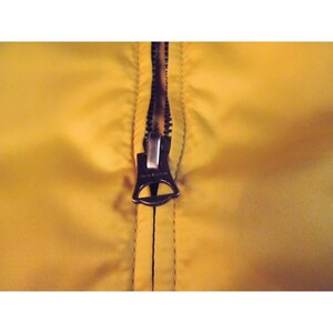 Acne Studios - Blouson aviateur en satin jaune avec bouton-pression pour homme, taille M image 4