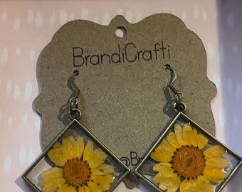 Hand made pressed flower dangle ear rings