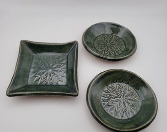 Petites assiettes en poterie faites main vert clair Petites assiettes à bijoux