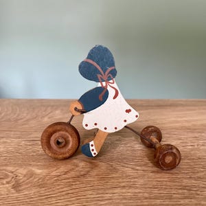 Vintage 90s Primitive Toy – Hand-Painted Wooden Folk Art Décor – Rustic Country Style