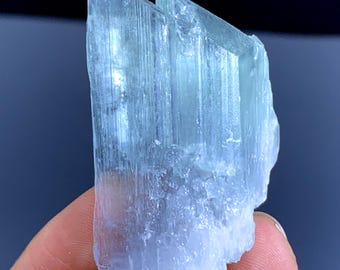 Cristal bicolore de kunzite du Nuristan (Afghanistan) - 28 g
