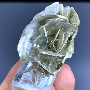 ナガール　アクアマリン　モスコバイト共生鉱　スカルドゥ 180g超 アクアマリン モスコバイト 共生鉱 クラスター