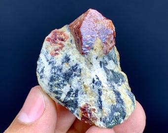 ジルコン結晶標本：パキスタン産ジルコン原石（B3） - Etsy 日本