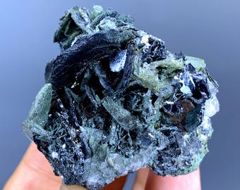 天然の黄金色のエッチングトパーズ、パキスタンのスカルドゥ産トパーズ