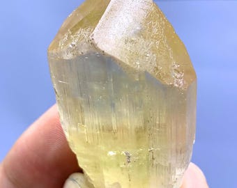 天然の黄色のトリフェーン クンツァイト クリスタル 天然の黄色のトリフェーン クンツァイト クリスタル