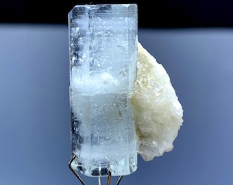 ブルーアクアマリンクリスタルとアルバイト パキスタン産、ショールインクルージョンとアルバイト入りブルー