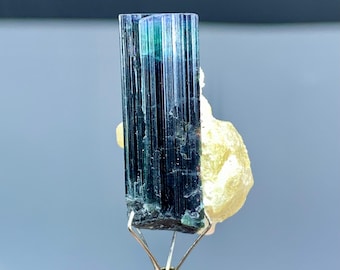 ブルーキャップトルマリンクリスタル、劈開石、石英、長石鉱物標本