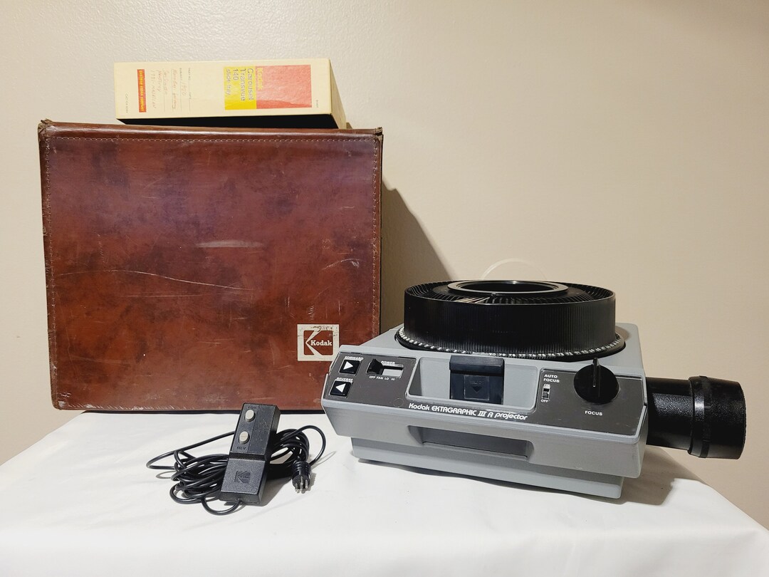 Kodak Ektagraphic III A Carousel Slide Projector Tested Works See Video