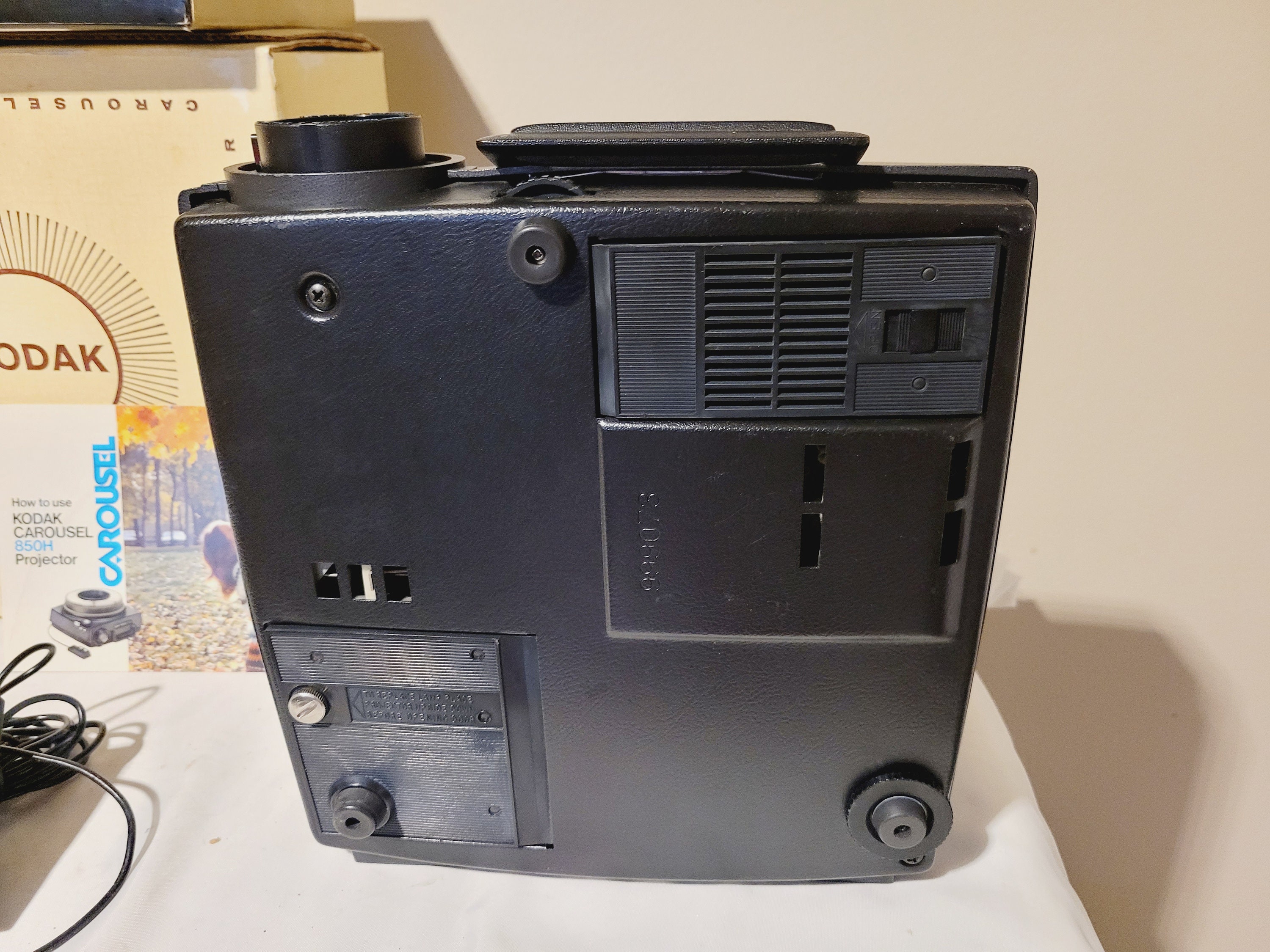 Kodak 850H Carousel Slide Projector Tested Bundle Remote Box Manual See