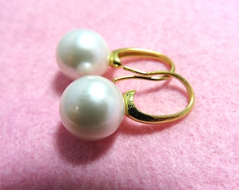 SALE 25 % OFF Natural White Color Edison Pearls and 18K Yellow Gold Cover Sterling Silver Earring Hooks