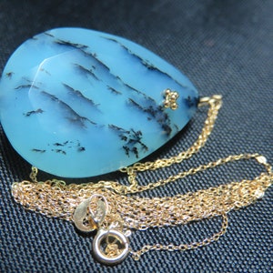SALE 30 % SALE Seltene natürliche peruanische Blaue Opal Facettierte Birnenform (17,3 cts), 14K/18K Massiv GelbGold Halskette