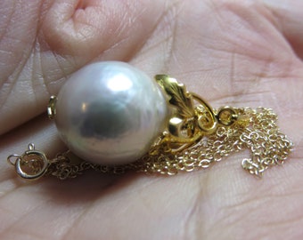 SALE 25 % OFF Natural Color Freshwater Pearl, 18K Vermeil Gold Chain with Spring Clasp,  Butterfly Pin, Flower Setting Pendant Pin Necklace