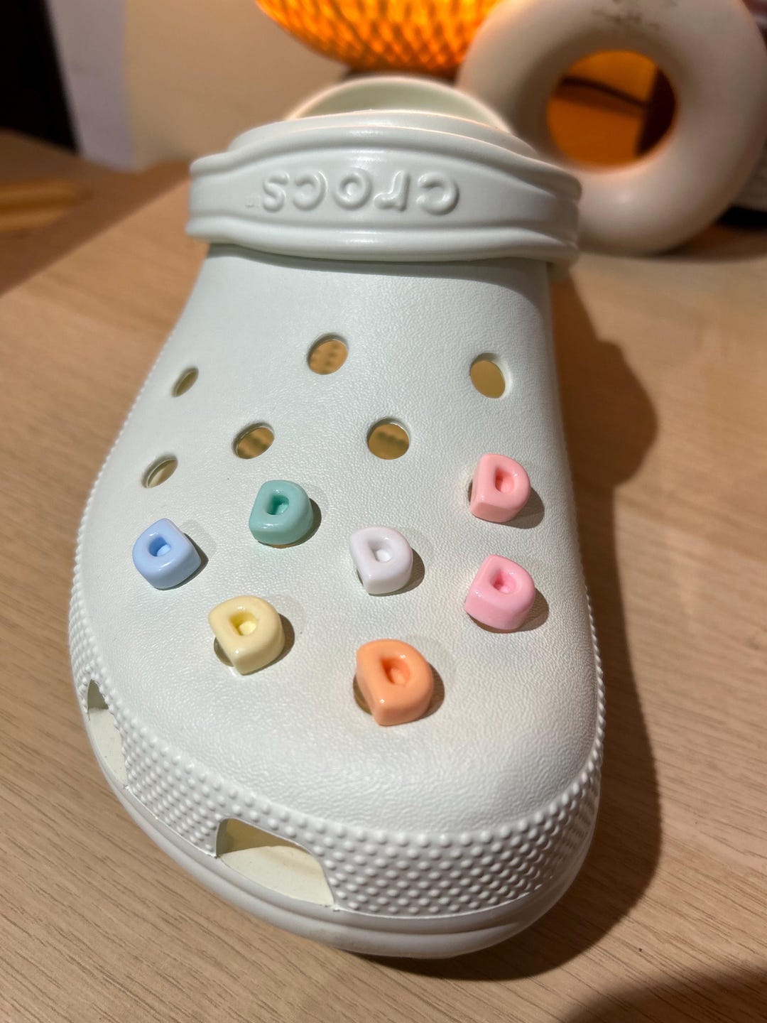 Set Di Charm Per Scarpe Ispirati Alle Crocs - Lettere Dell'Alfabeto - Rosa, Bianco O Rosa Scuro