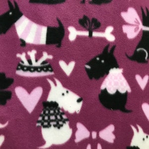 Crate Mat - Black and White Dogs on Plum