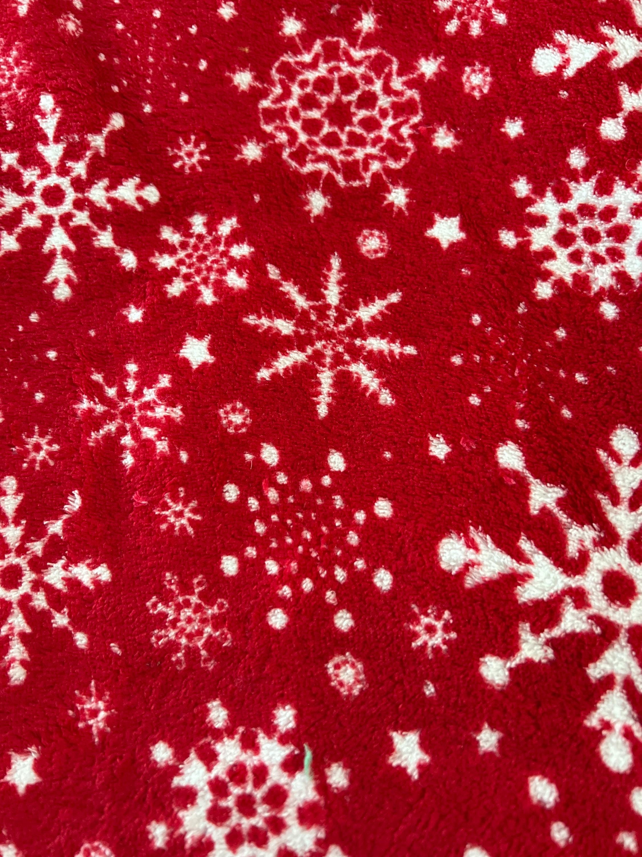 Fuzzy Snowflake White Snowflakes on Red Sew Lush (fuzzy) Fleece - Etsy