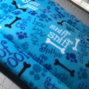Crate Mat - Woof Grr Ruff on Light Blue