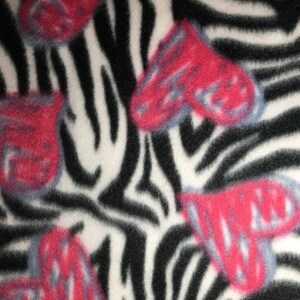 Crate Mat - Pink Hearts on Zebra - medium 30 x 18