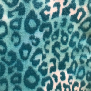 Crate Mat - Turquoise and White Leopard Print