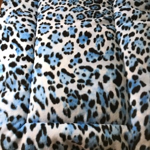 Crate Mat - Blue on Blue Leopard Print