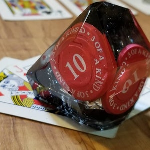 Cristal de jogador de resina TRÊS DE UM TIPO estilo Las Vegas com dominó e fichas de pôquer