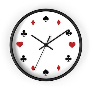 Reloj de pared con los palos de las cartas