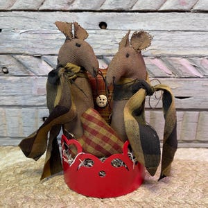 Primitive Mice - Valentine&#39;s Day Decor - Shelf Sitter