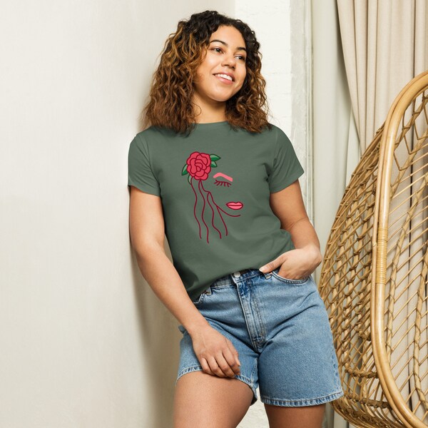 Women’s high-waisted t-shirt