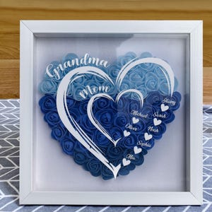 Grandma Hearts Mommy Hearts - Personalized Flower Shadow Box, Mother's Day Gift, Mom Gift, Grandma Gift, Custom Kid Name With Heart