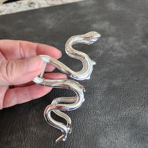 Metal Snake Hair Claw Clip: Punk Goth Serpent Grip Silver