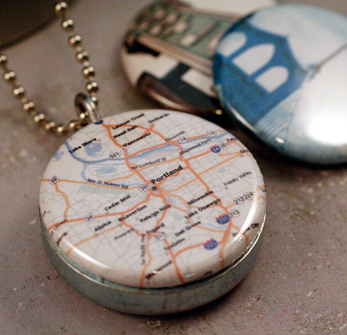 Magnetic locket Clearance