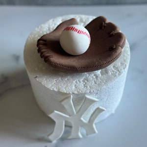 baseball cake topper , baseball birthday party , New York baseball team , edible fondant baseball gloves , customized cake topper