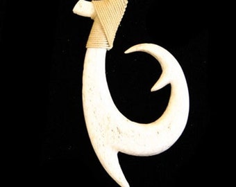 164 - Fish hook bone necklace