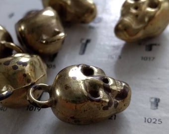 1pc Vintage SKULL Golden Metal-clad Plastic Gumball Charms / new old stock
