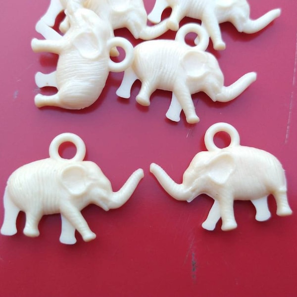 6pc VINTAGE Elephant Plastic Gumball Charms / new old stock / vintage charm lot