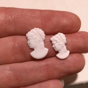 24pc VINTAGE White Cameo Bust Plastic Flatback Findings for cabochons, jewelry, dollhouse, altered art, mini Miniature Victorian old stock