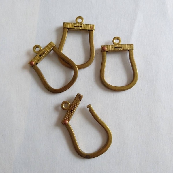 Vintage Brass Latch-top Keychain Charm Holder  Pendant Findings / QUANTITY CHOICE / pendants keychains necklace / raw brass / new old stock