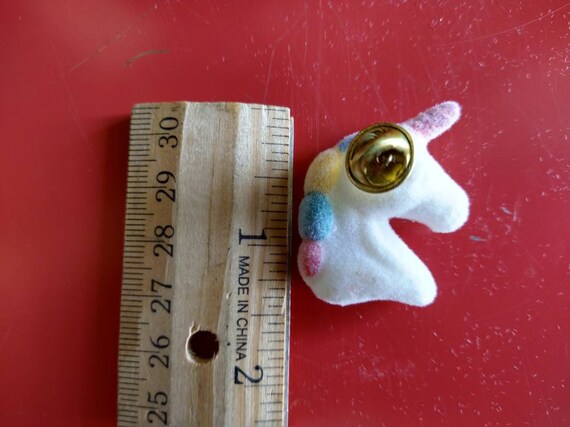 Vintage 1980s UNICORN Flocked Pin / vintage fuzzy… - image 4