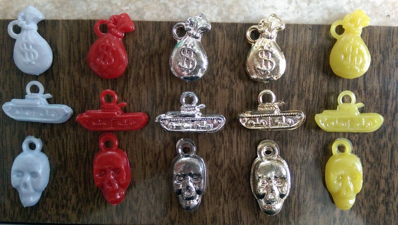 6pc lot Vintage Plastic Charms / Your Choice : SKULL, TANK or MONEYBAG / skulls tanks gumball vending charms, made in hong kong, nos image 3