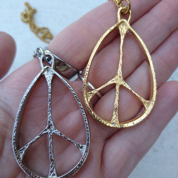 Vintage Elongated PEACE SIGN Necklace - gold tone metal pendant / new old stock, vtg carnival or vending prize