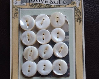 1 Vintage NOUVEAUT'E Button Card of a Dozen Two-Hole Buttons - mother of pearl, shell, new old stock