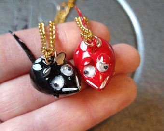 1pc Tin Googly Eye MOUSE Vintage Novelty Gumball Charm Necklace / made in Hong Kong / miniature kitsch pendant / silly tin toy mice