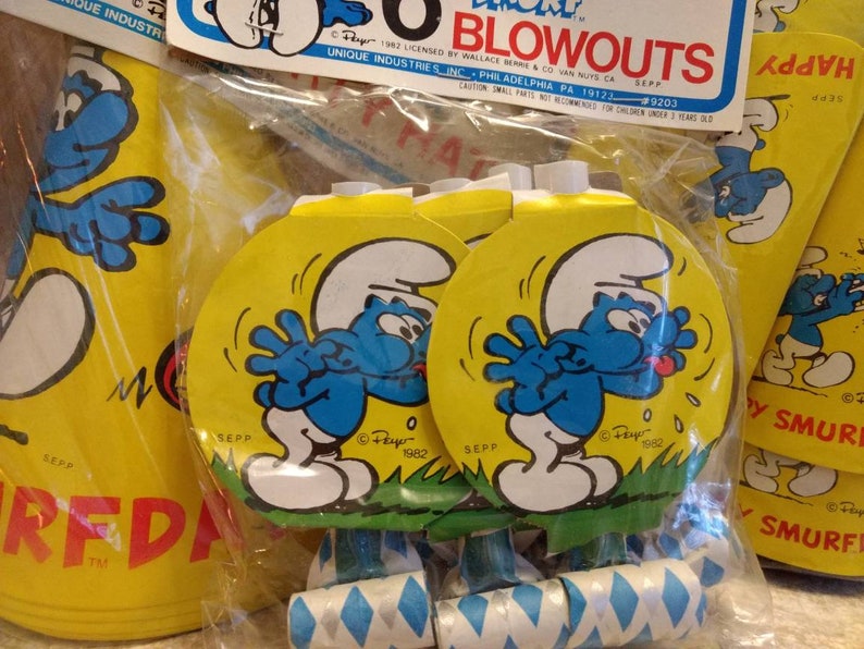 NEW IN PACKAGE SMURFS 8 BLOWOUTS PARTY SUPPLIES