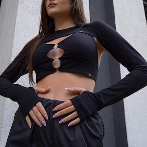 Long Sleeve Crop Top for Dance, Womens Dance Crop Top, Trendy Dancewear for Women, Fashion Crop for Dancers, Black Open Back Top Rave Outfit